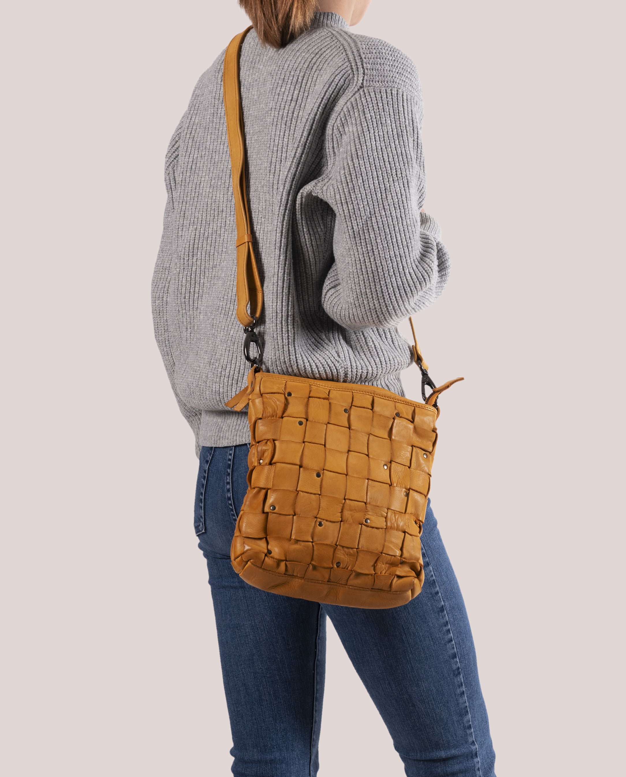 Braid shopper upend