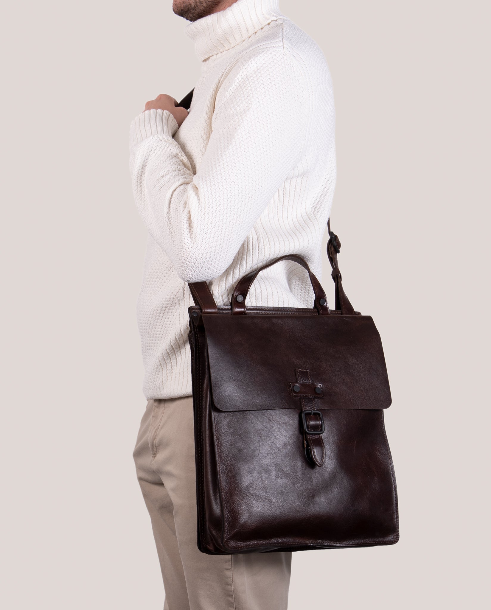 Aberdeen Messenger Bag upend