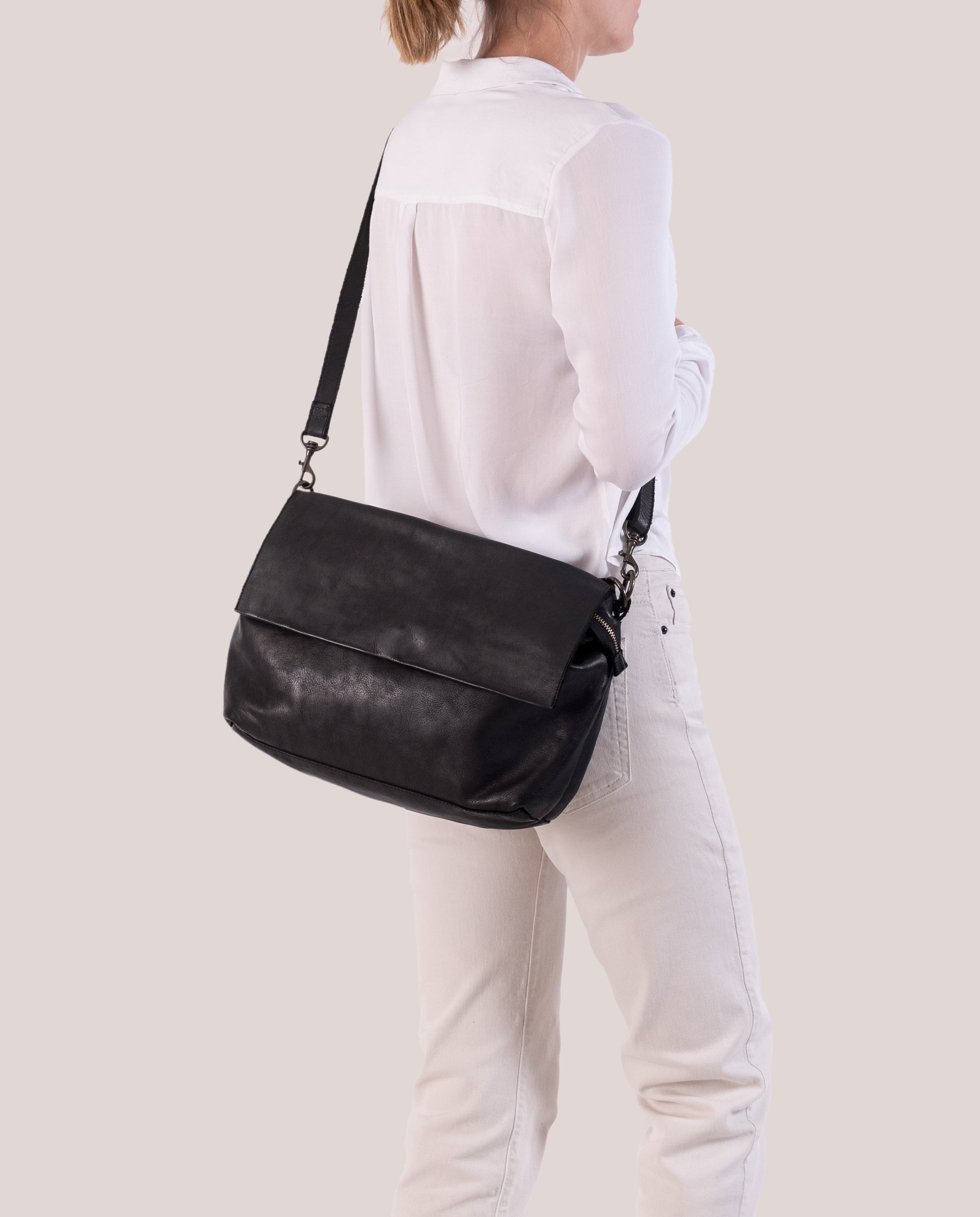 Submarine Handbag flap M