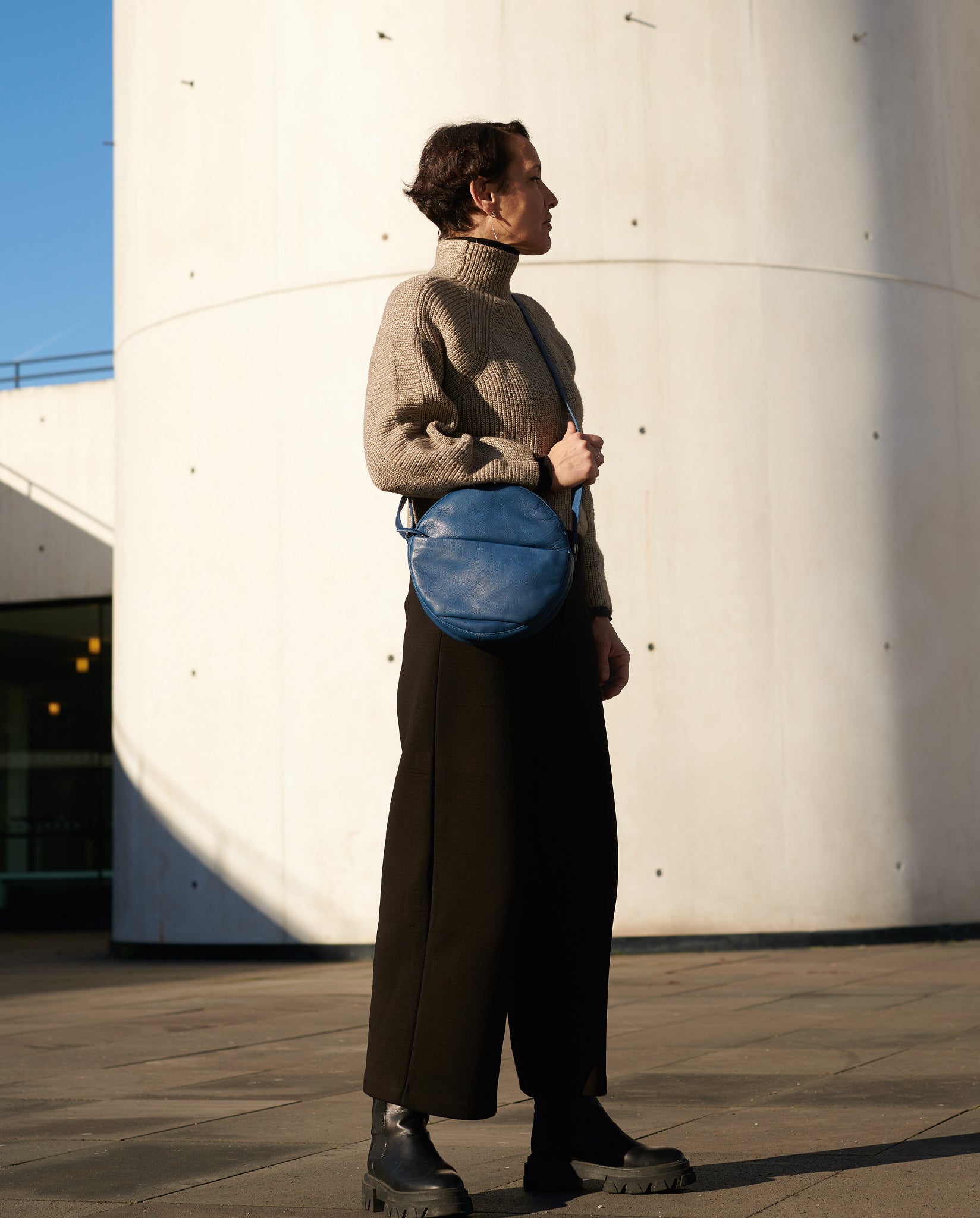 Galore Messenger Bag circle