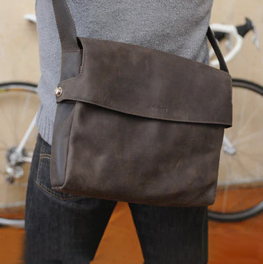 Article about a "favorite leather bag" the Raboisonbag MacBook 13 inch on www.elfritzel.de