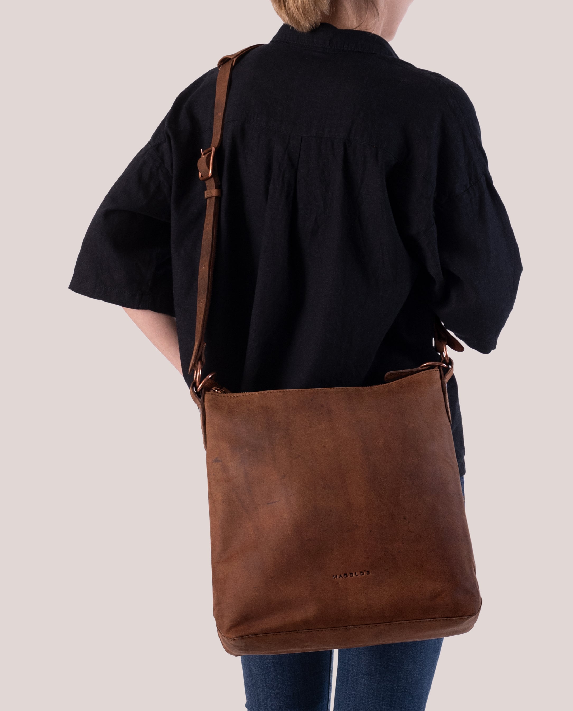 Antic casual Pouch upend