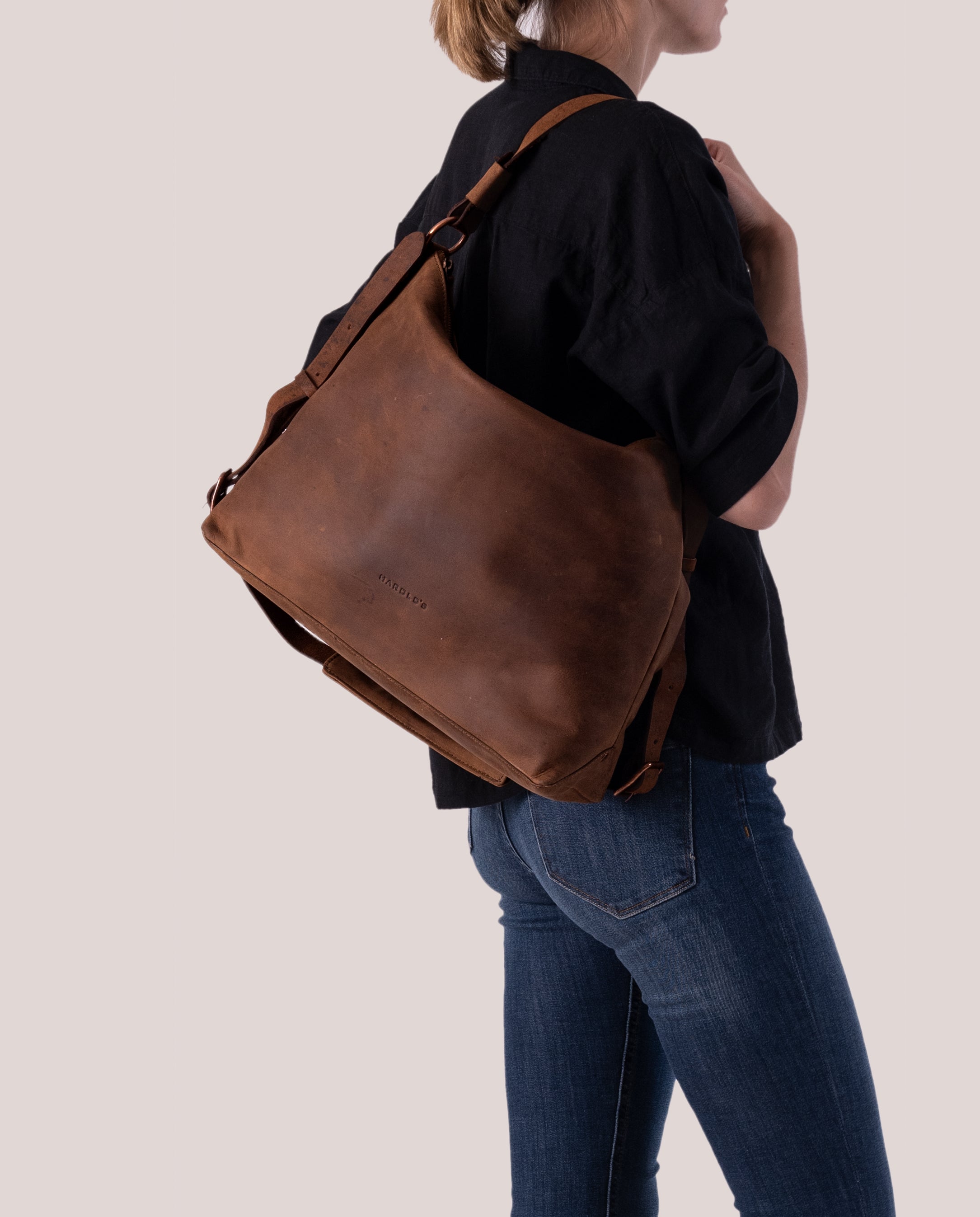 Antic casual Pouch