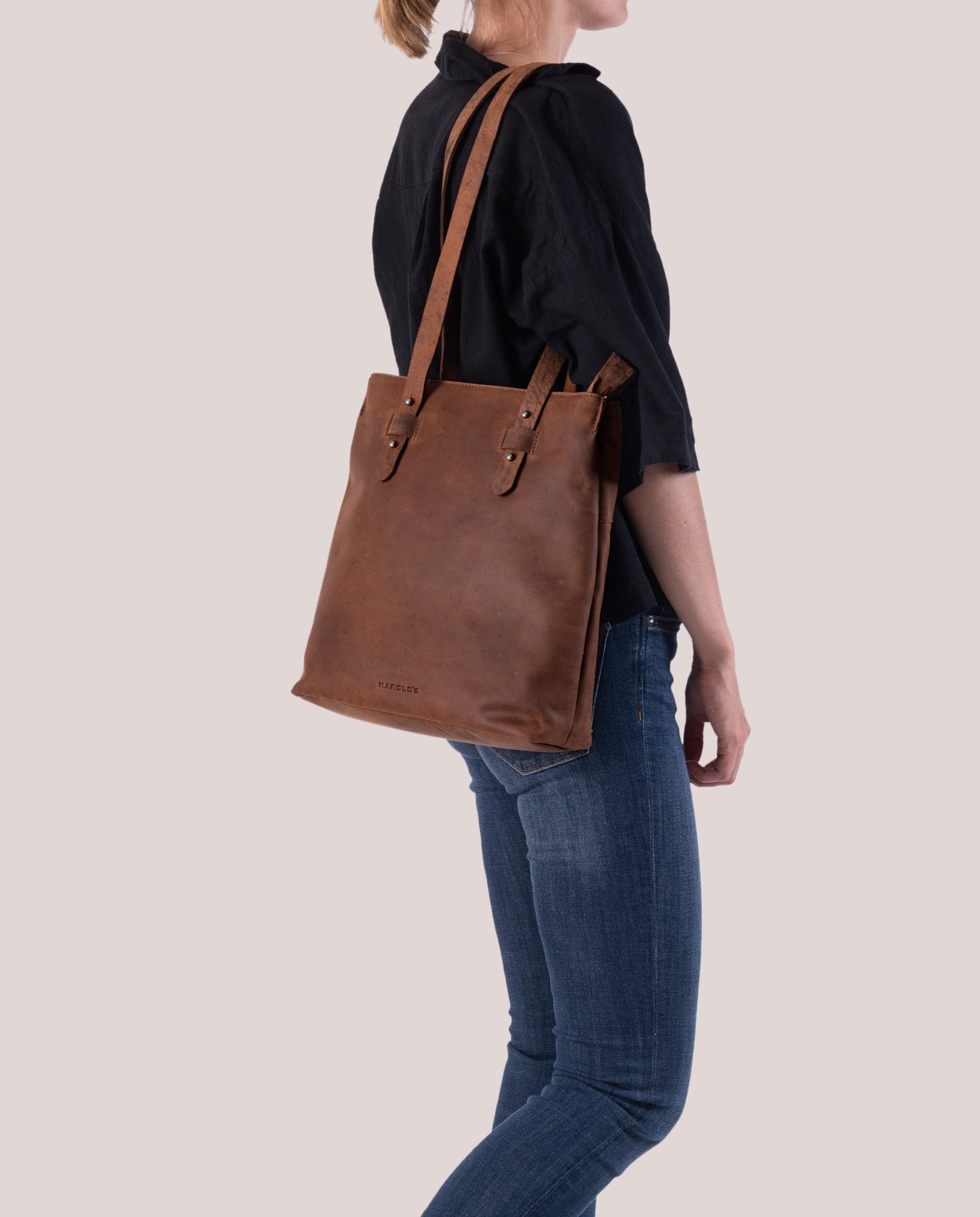 Antic casual Twin shopper upend